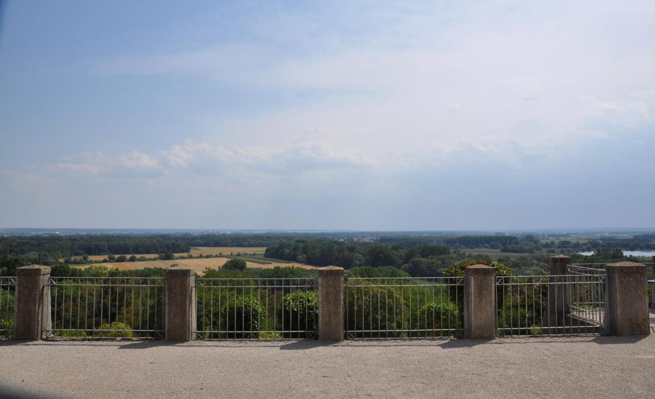 Hotel Schloss Leitheim Luaran gambar